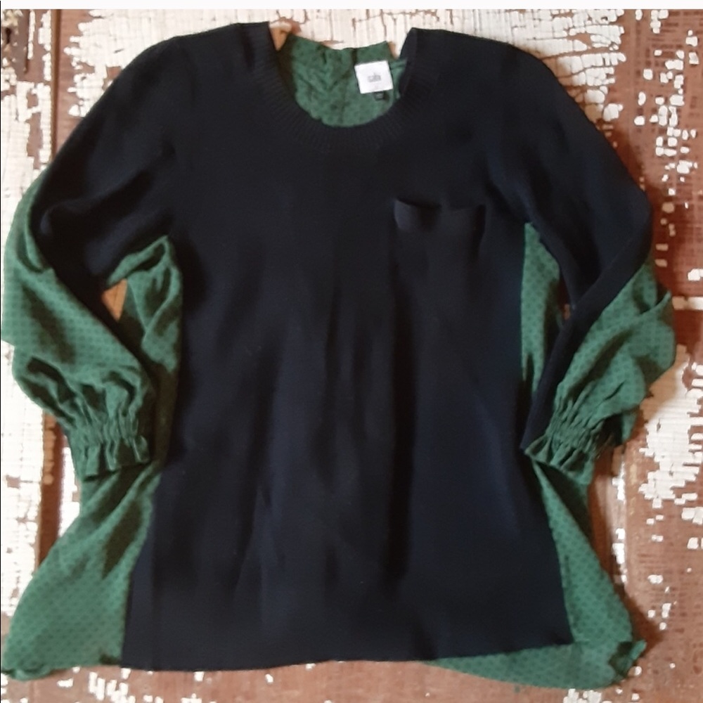 NWOT CAbi Get Together Sweater Blouse 🖤💚